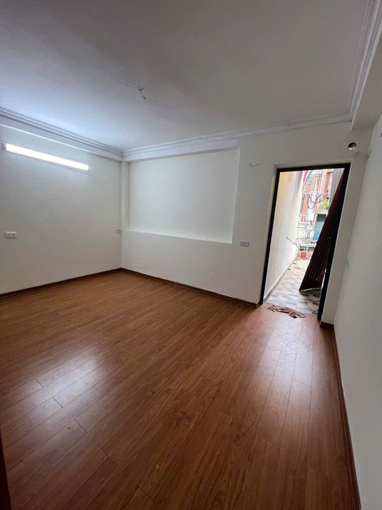 SÁT ĐƯỜNG NGỌC HỒI - ĐI BỘ SANG HUYỆN ỦY - DÂN XÂY 4TẦNG 38M2 CHỈ HƠN 4TỶ!
