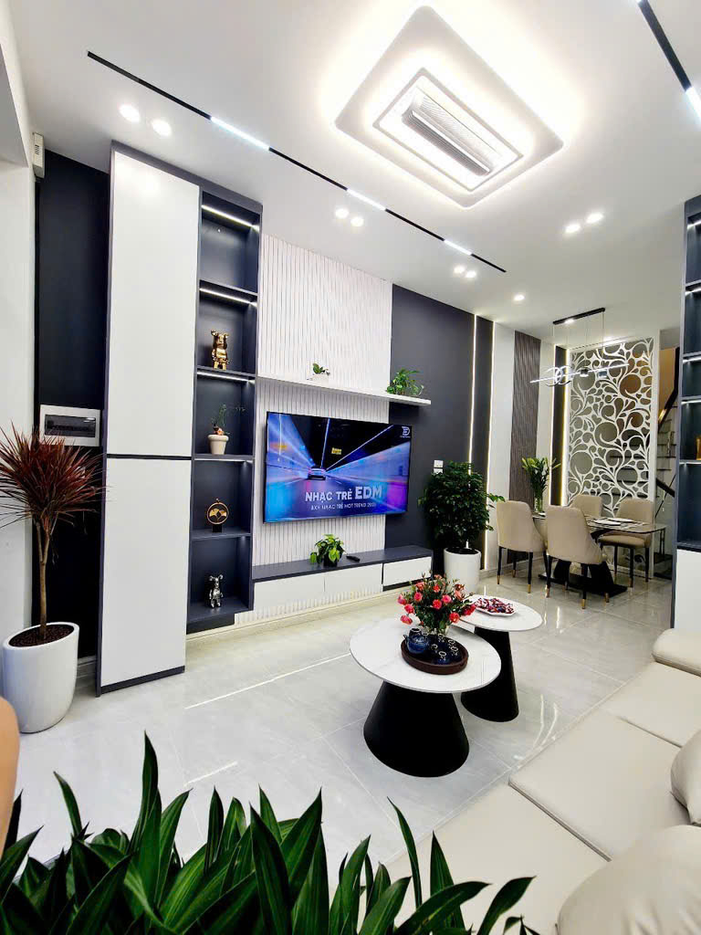Nhà mới đẹp 4 tầng Đội Cấn - Full nội thất - Sổ đỏ chính chủ 9,6 tỷ