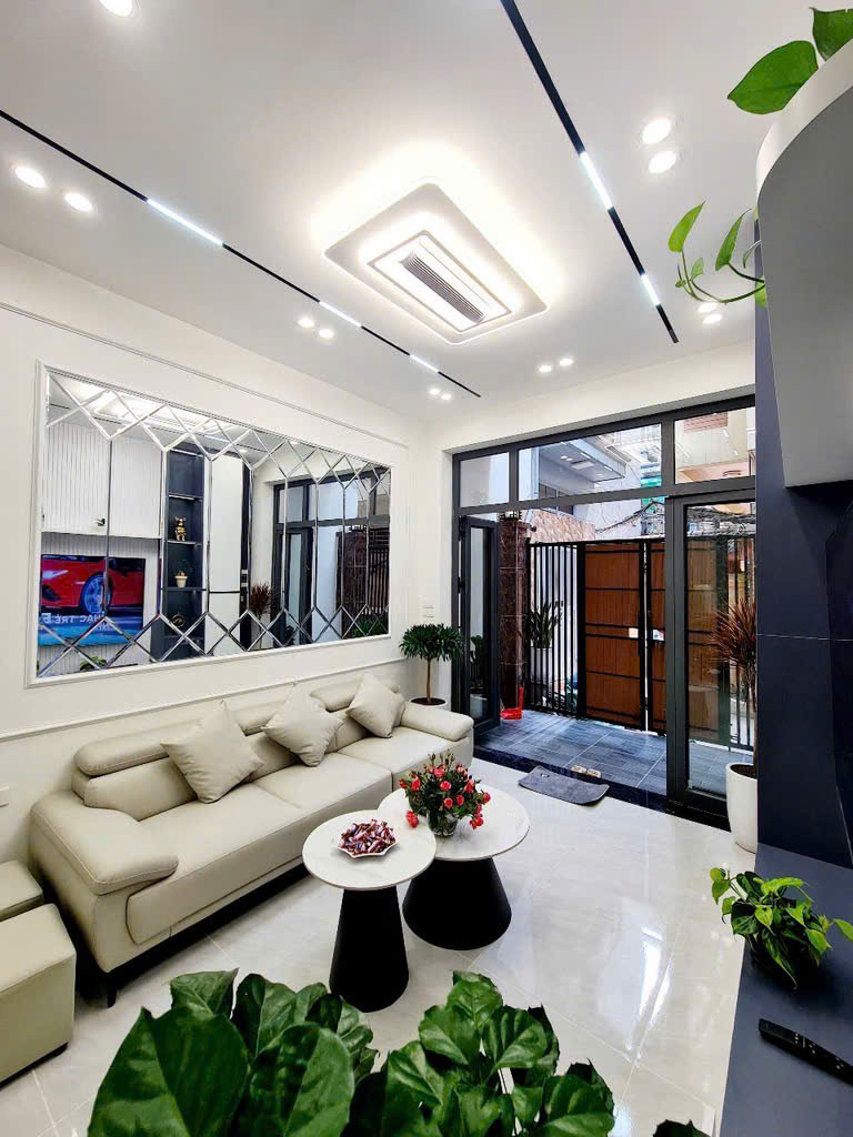 Nhà mới đẹp 4 tầng Đội Cấn - Full nội thất - Sổ đỏ chính chủ 9,6 tỷ