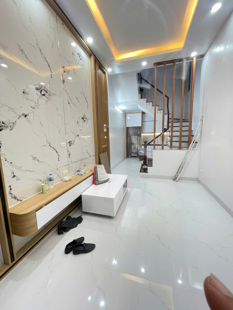 Siêu phẩm trung tâm Cầu Giấy - Ngõ thông - 5 tầng đầy đủ công năng 7.6 tỷ