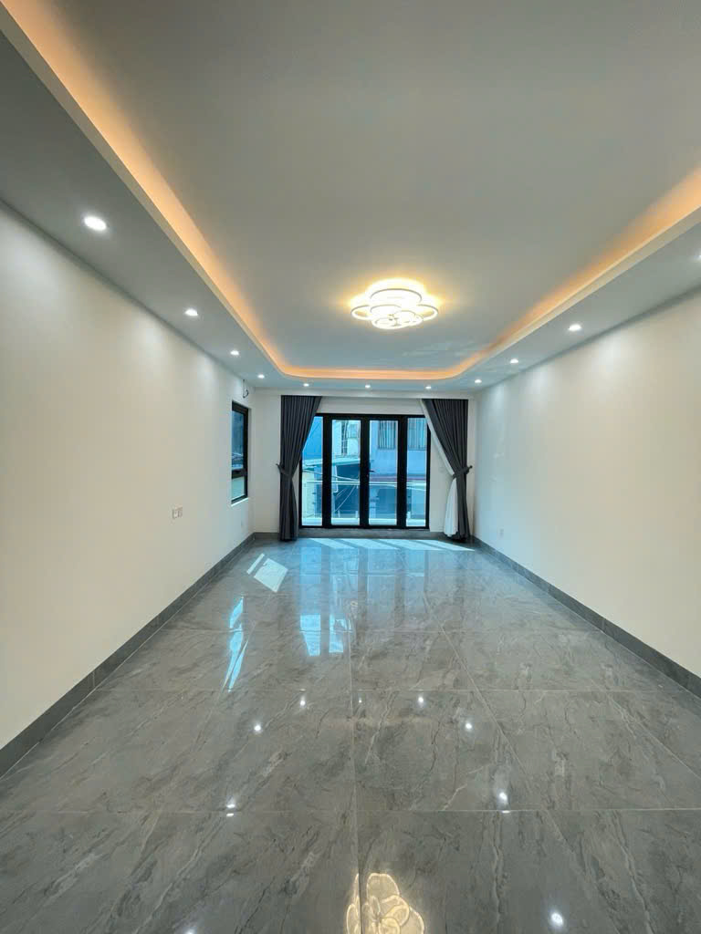 Bán nhà phố Trạm Long Biên Gara ô tô-Thang Máy Dt 41m 7 Tầng  Giá 11,8 tỷ
