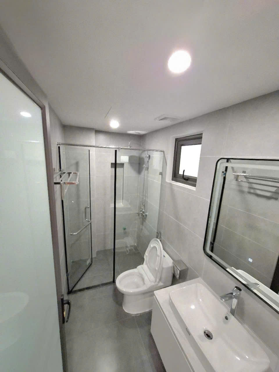 Bán nhà phố Trạm Long Biên Thang Máy Dt 48m 6 Tầng Giá 9,6 tỷ