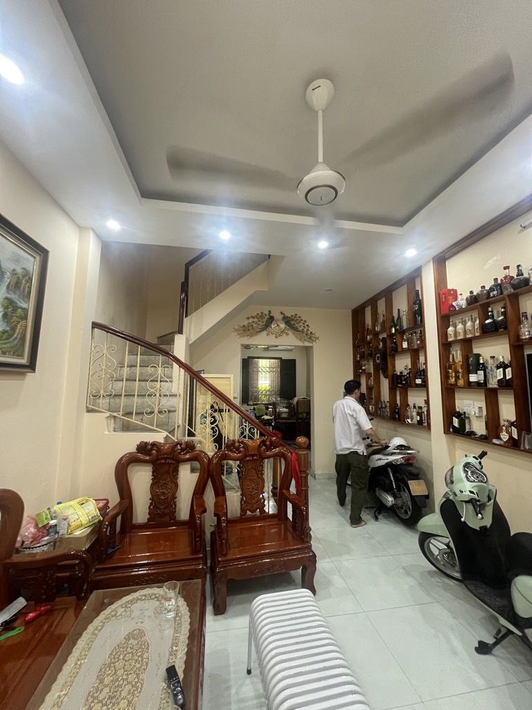 NHÀ ĐẸP DÂN XÂY 5 TẦNG CHẮC CHẮN – HAI THOÁNG VĨNH VIỄN – KHU QUÂN ĐỘI YÊN TĨNH, AN NINH TỐT