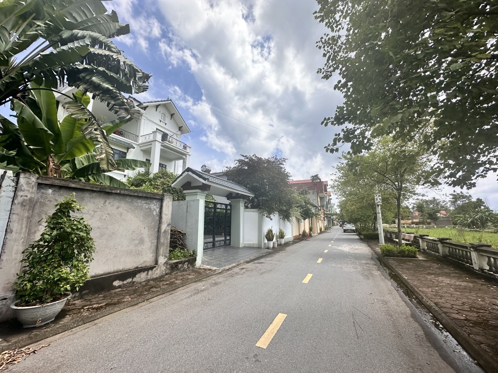 Bán đất Ỷ Lan, 110m, chỉ nhỉnh 8 tỷ. Ô TÔ TẢI ĐÁNH VÕNG, kinh doanh đỉnh.