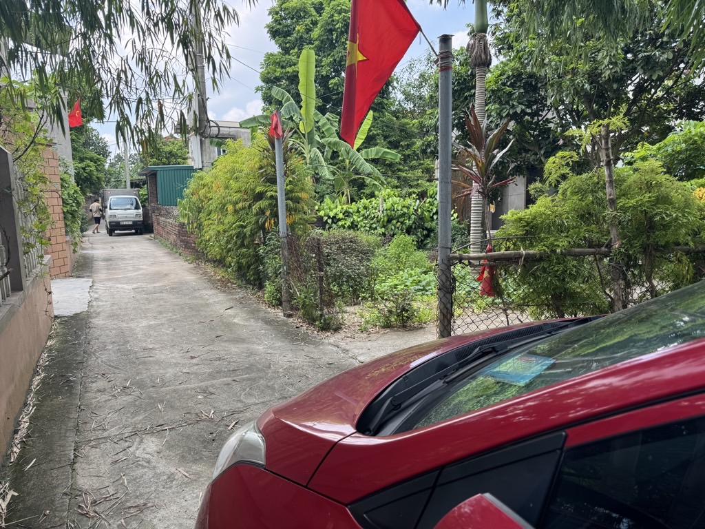 Em chào anh/chị,
 Em đang có một lô đất rất phù hợp cho khách tìm mua để xây nhà ở tại trung tâm