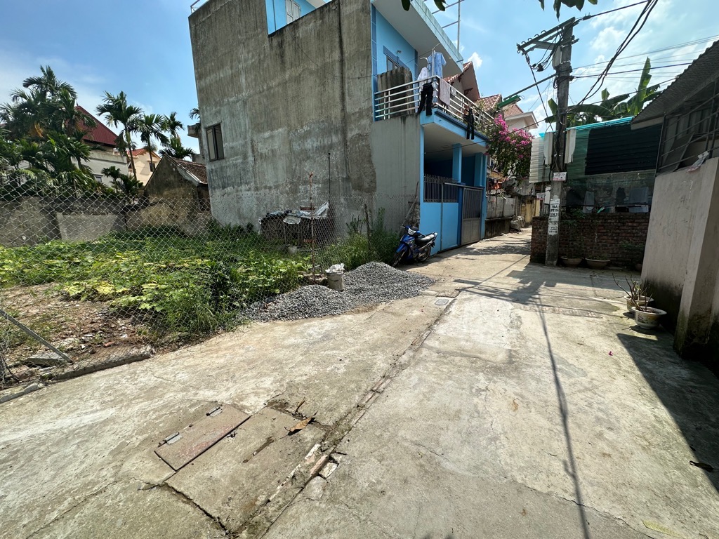 Bán nhà BÁT KHỐI 45m, 4 tầng, 1 tum. chỉ nhỉnh 8 tỷ. ô tô, lô góc cực thoáng.