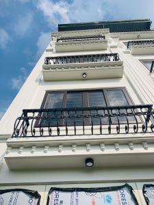 SIÊU HIẾM NHÀ DƯƠNG ĐÌNH, GIA LÂM. 5 TẦNG- NHÀ MỚI TINH- MẶT TIỀN 4M- NHỈNH 5 TỶ.