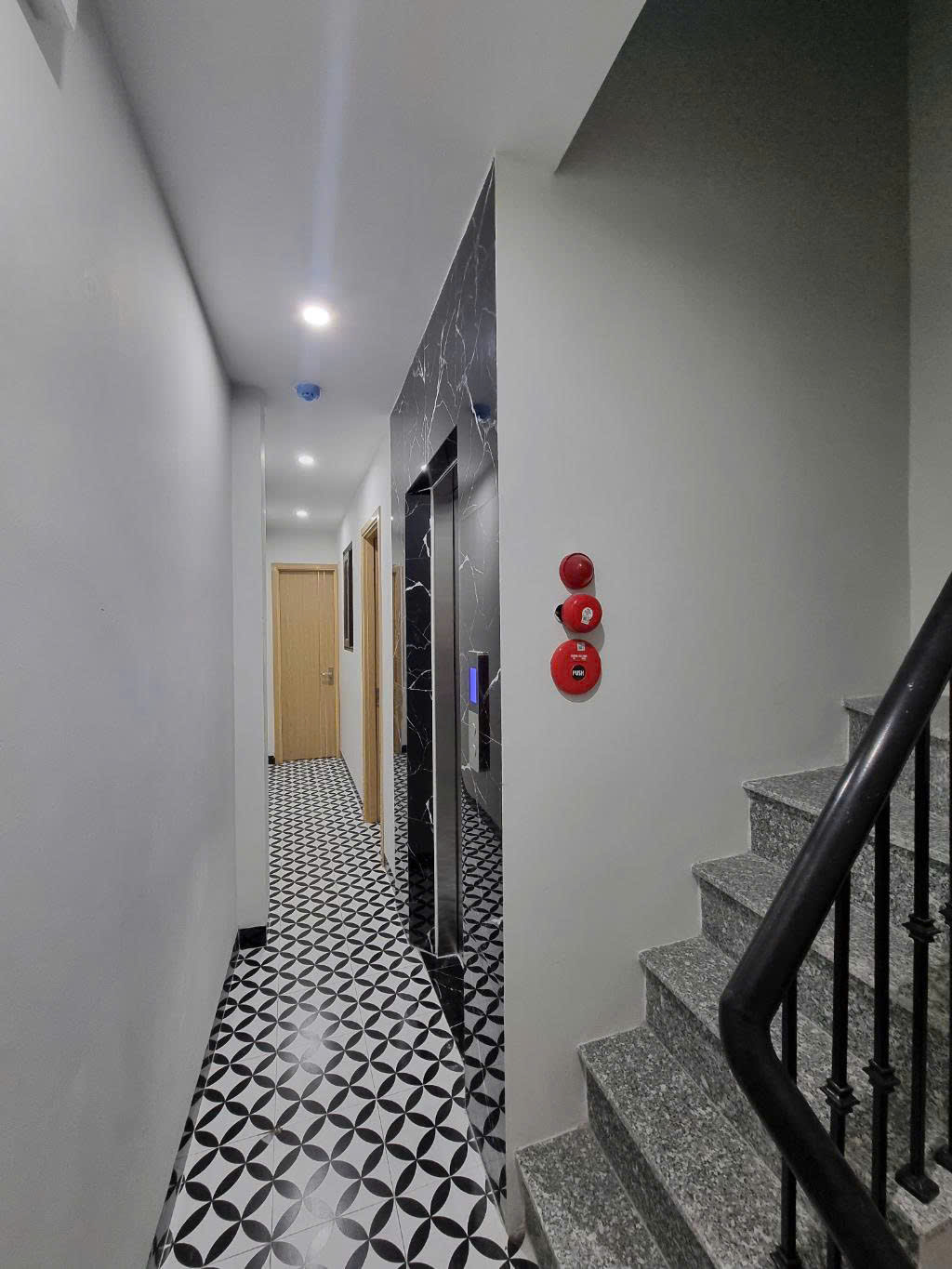 BÁN NHÀ DÒNG TIỀN,TÒA NHÀ CĂN HỘ DỊCH VỤ PHƯƠNG CANH NGÕ THÔNG,Ô TÔ GẦN GIÁ 16.6 TỶ