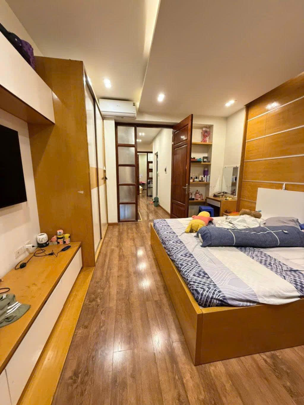 Bán nhà Mễ Trì,Nam Từ Liêm ngõ thông,ô tô tránh,kinh doanh,sầm uất giá 17.8 tỷ