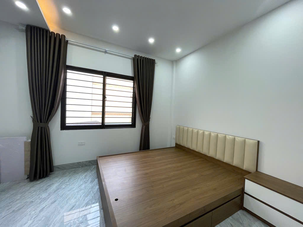 Bán nhà Mễ Trì ngõ thông,ô tô tránh,kinh doanh,dân xây,sổ vuông giá 15.9 tỷ