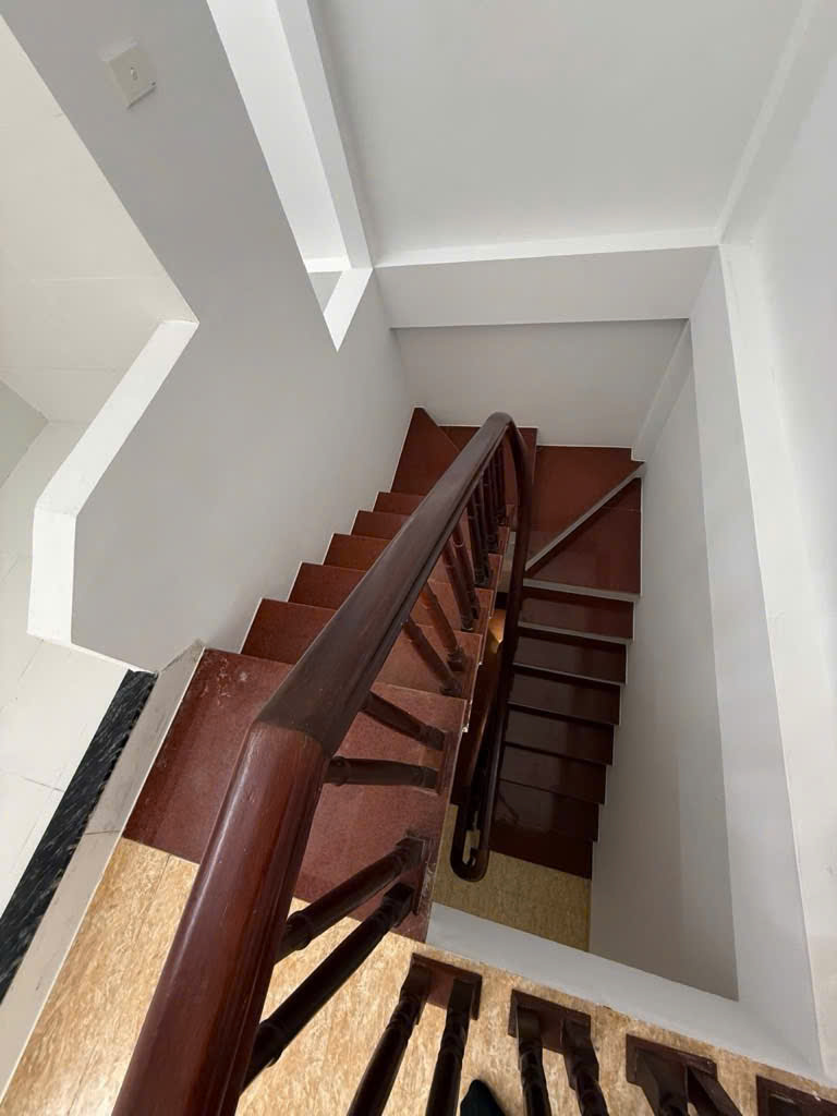 Bán nhà Mễ Trì,Nam Từ Liêm ngõ nông,ô tô gần,sổ vuông,nhà đẹp ở ngay giá 7.85 tỷ