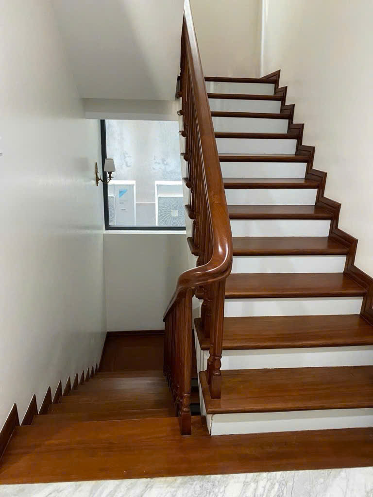 Bán nhà khu vực Mỹ Đình 1 phân lô,ô tô,tránh,vỉa hè,kinh doanh,sầm uất giá 26.5 tỷ