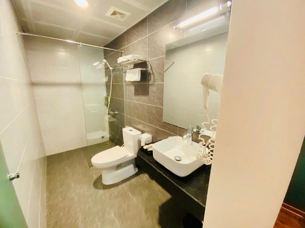 Bán Biệt Thự Khu Đô Thị Mỹ Đình Phân Lô,Ô Tô,Vỉa Hè,Kinh Doanh Giá 44 tỷ