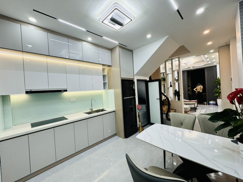NHÀ ĐẸP THANH XUÂN - 35M2 - 7.7 TỶ - Ô TÔ VÀI CHỤC BƯỚC - GẦN HỒ THOÁNG MÁT - FULL NỘI THẤT