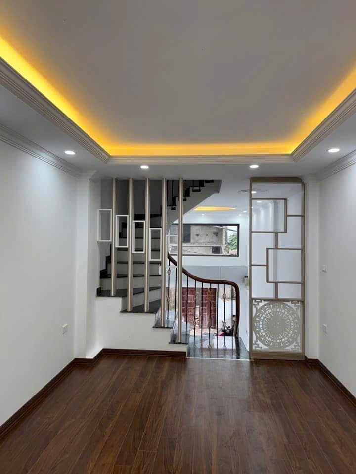 Kim giang,nhà mặt ngõ, 3bước ra phố,52m2 giá nhỉnh 9tỷ