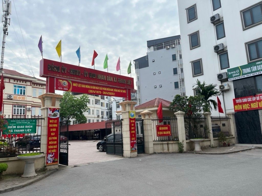 KIM GIANG – 54M² – Ô TÔ TRÁNH – SÁT UBND – VÀI BƯỚC RA ĐƯỜNG ĐÔI THANH LIỆT