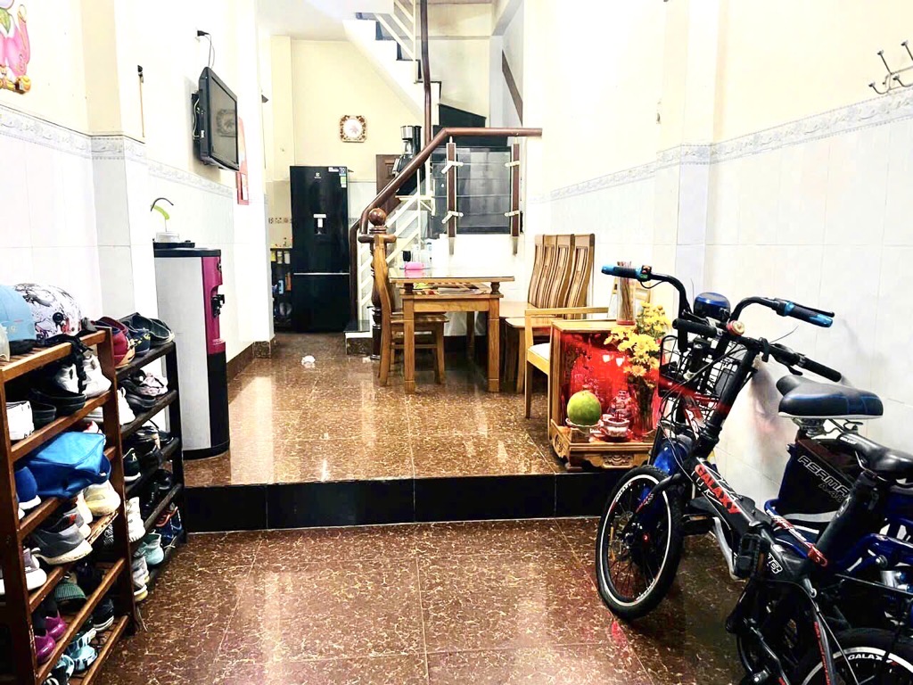 Bán nhà bề ngang khủng- hẻm xe hơi - 4tỷ