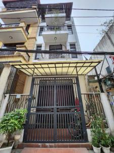 Bán nhà Bồ Đề 41m2. Hơn 8 tỷ ô tô đỗ cổng, ngõ thông