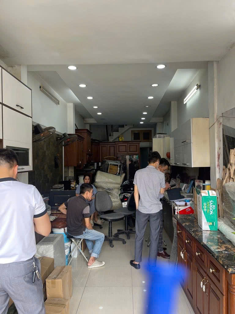 BÁN NHÀ MẶT PHỐ ĐÊ LA THÀNH. KINH DOANH SẦM UẤT, Ô TÔ TRÁNH, GIÁ  16 TỶ