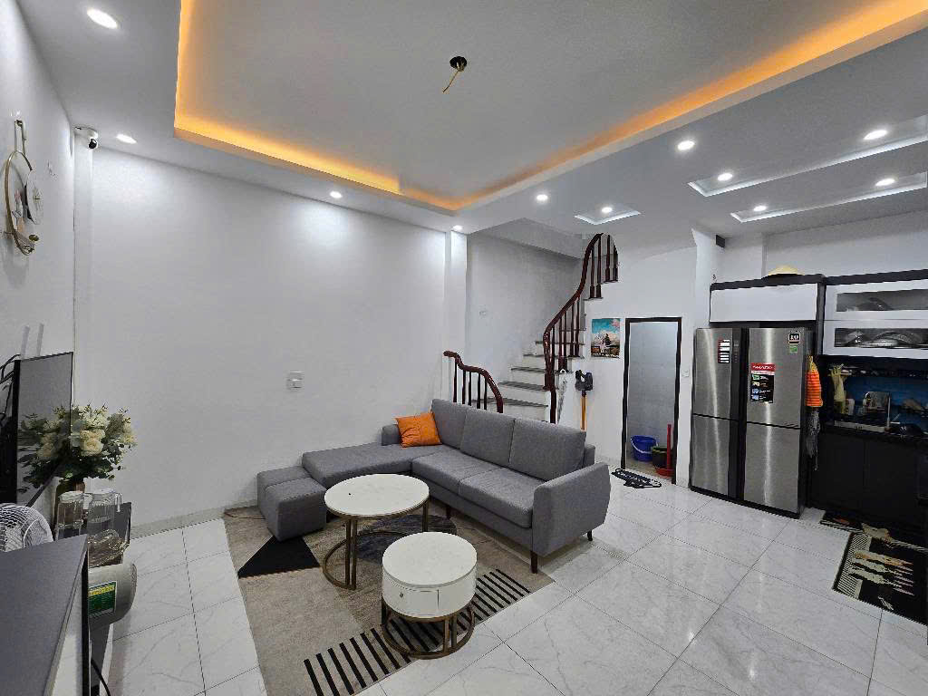 {Nhà mới} Bán nhà Văn La – Nhà đẹp 5 tầng – Ô tô 15m – Mặt tiền rộng – Full nội thất  - 35m – 7.65 tỷ (TL)