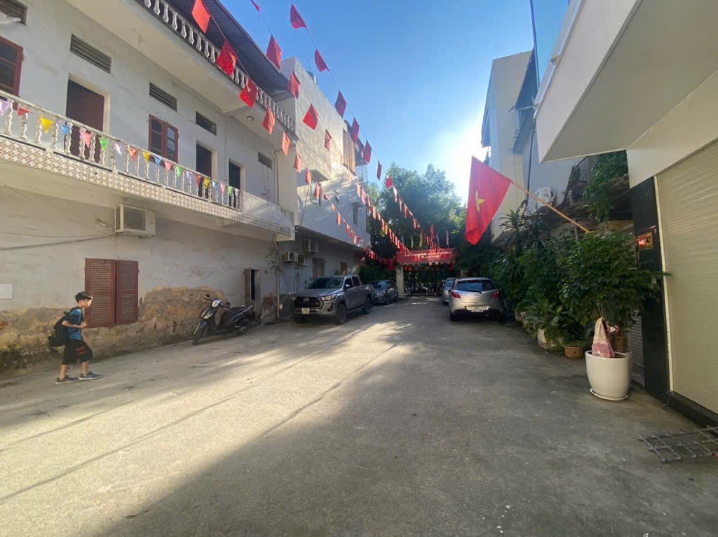 {Duy nhất 1 căn} Bán nhà Văn La – Lô góc 4 thoáng – Ô tô vào nhà – 48m – 3T – 11.05 Tỷ (Tl)