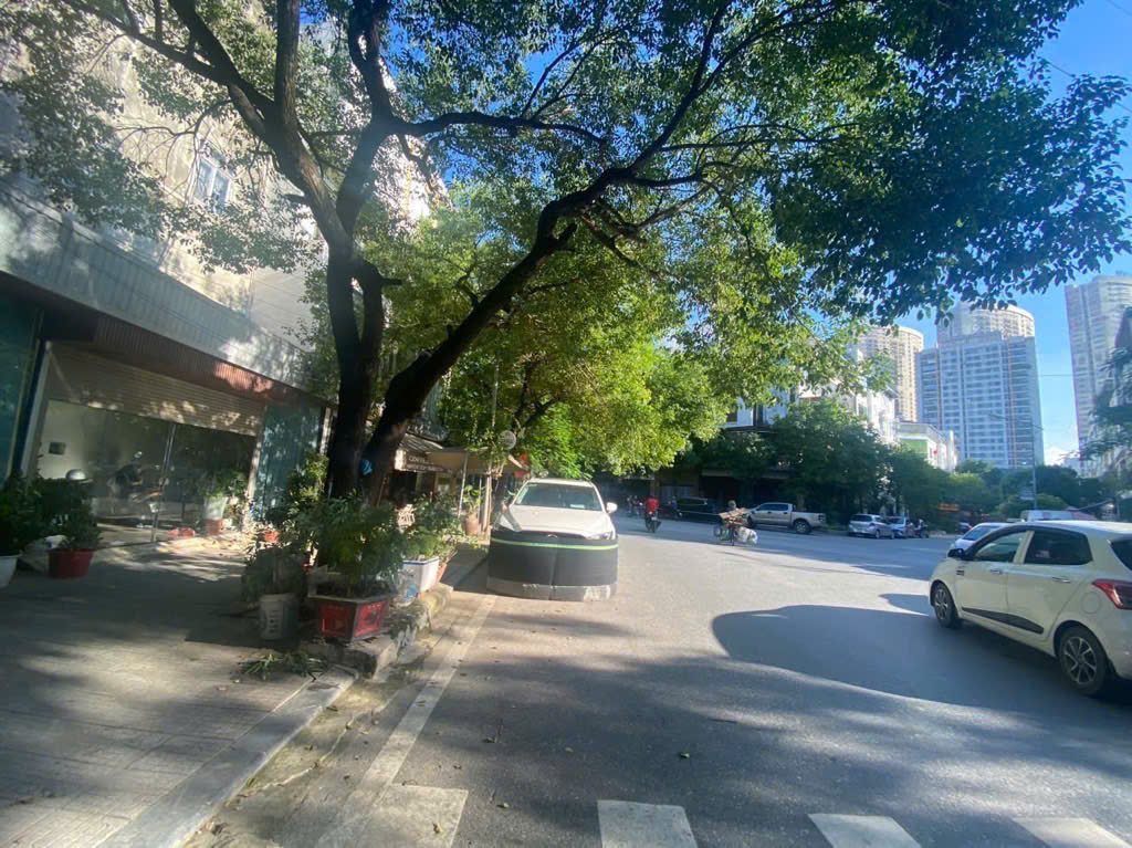 {Duy nhất 1 căn} Bán nhà Văn La – Lô góc 4 thoáng – Ô tô vào nhà – 48m – 3T – 11.05 Tỷ (Tl)