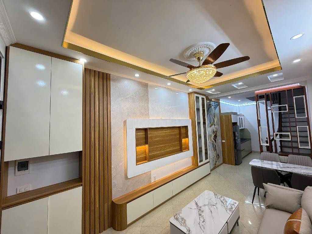 SIÊU PHẨM NHÀ ĐẸP – FULL NỘI THẤT – TRUNG TÂM PHAN ĐÌNH GIÓT – 35M – 5T – 8.05 TỶ (TL)