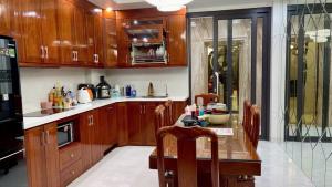 [DUY NHẤT 1 CĂN} BÁN NHÀ ĐẠI MỖ, Ô TÔ ĐỖ GẦN – 200M RA NGÃ TƯ VẠN PHÚC – 43M – 5T – 6N – 11.65 TỶ (TL)