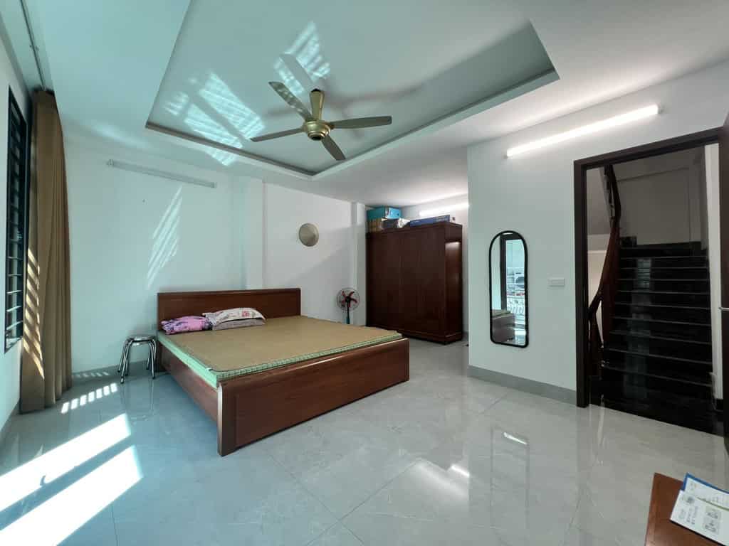 Bán nhà gần trường ĐH Công Nghiệp, 3 bước ra ôtô, gần 40m nhỉnh 4 tỷ - ở ngay.