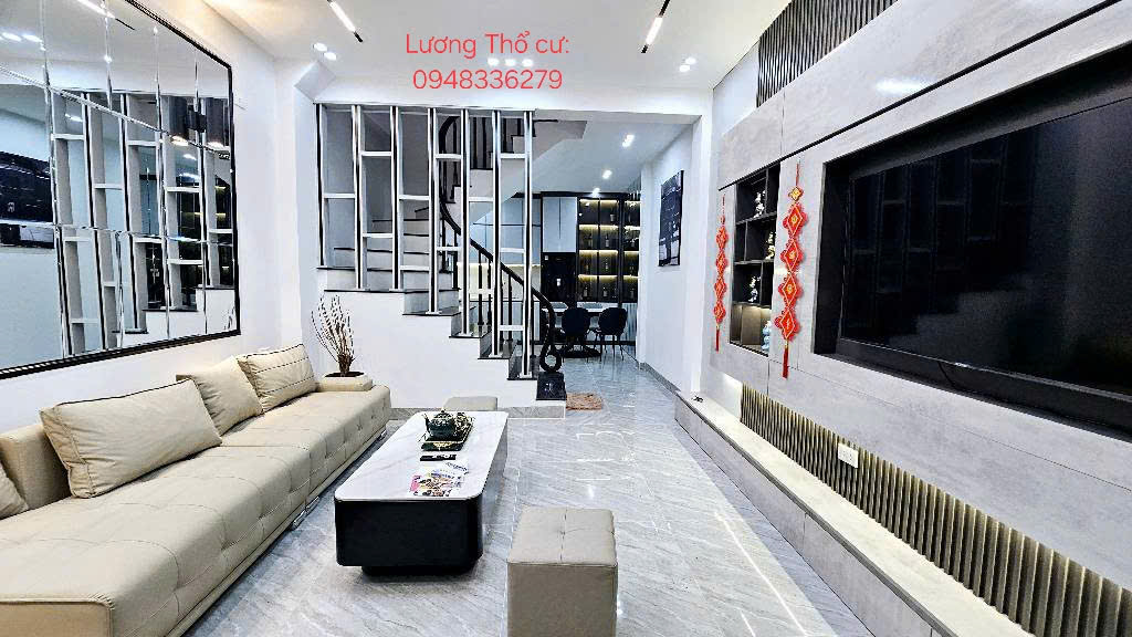 Bán nhà gần trường ĐH Công Nghiệp, ôtô qua nhà, hơn 40m nhỉnh 4 tỷ - full nội thất ở ngay.