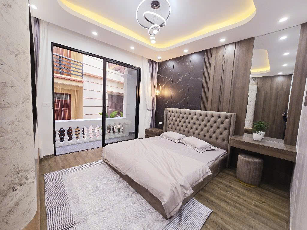 Bán nhà gần trường ĐH Công Nghiệp, ôtô qua nhà, hơn 40m nhỉnh 4 tỷ - full nội thất ở ngay.