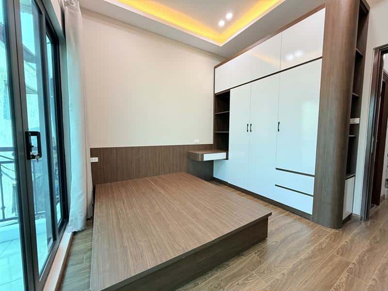 Bán nhà gần trường ĐH Công Nghiệp, Lô góc - ôtô qua nhà, chỉ nhỉnh 4 tỷ - ở ngay.