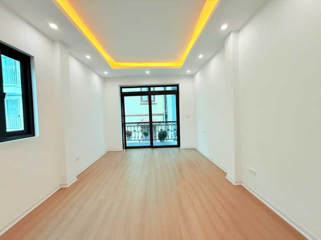 Bán nhà Lai Xá - Nhỉnh 5 tỷ - Mặt ngõ thông tứ tung - oto - kinh doanh.