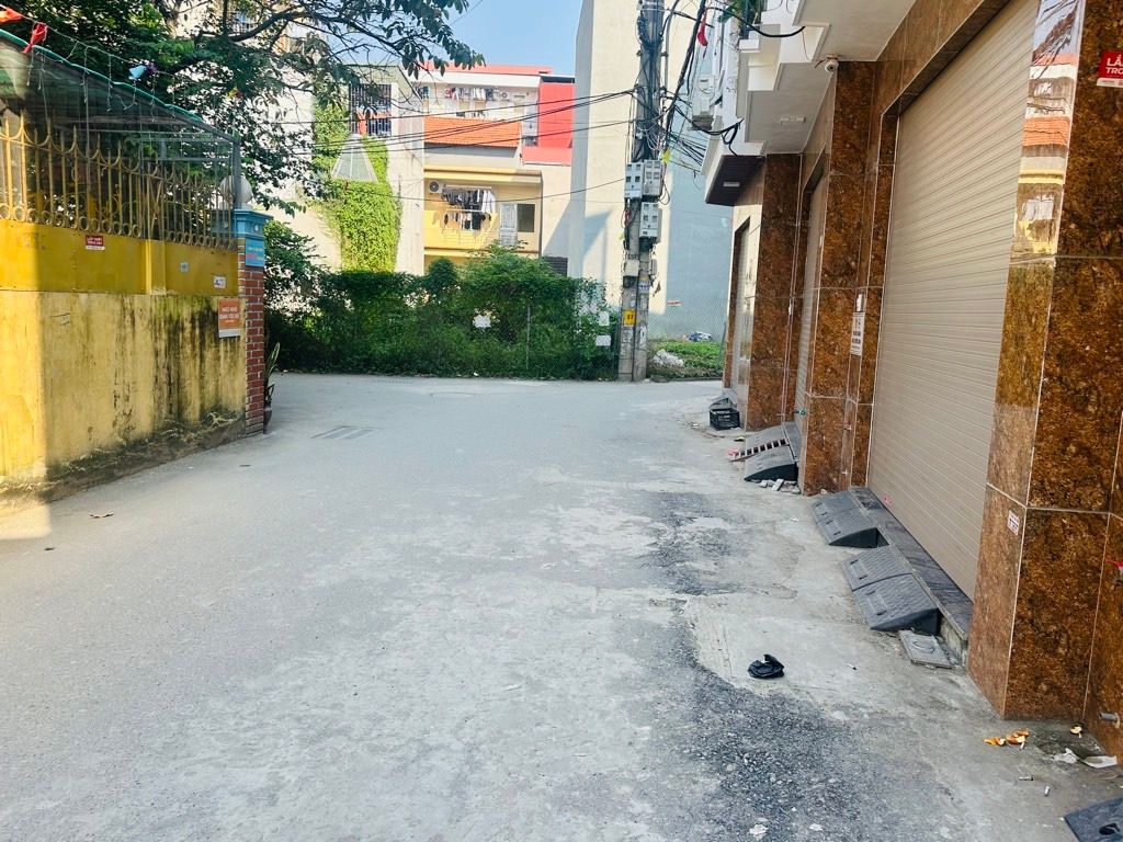 Bán nhà Lai Xá - Nhỉnh 5 tỷ - Mặt ngõ thông tứ tung - oto - kinh doanh.