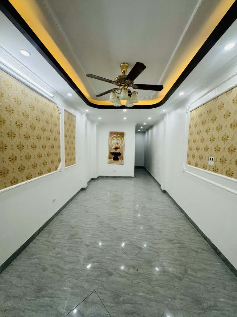 bán gấp -nhà Hoài Đức - THANG MÁY, OTO ĐỖ CỬA, NGÕ THÔNG KINH DOANH, CHỈ 7.xđ