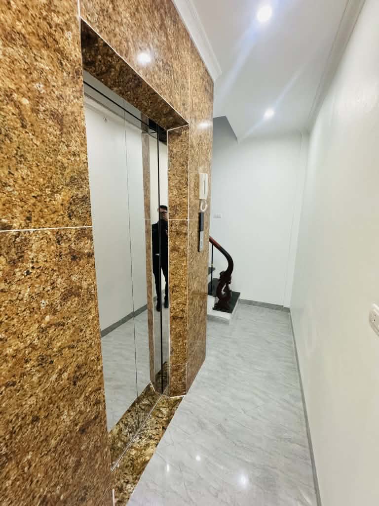 bán gấp -nhà Hoài Đức - THANG MÁY, OTO ĐỖ CỬA, NGÕ THÔNG KINH DOANH, CHỈ 7.xđ