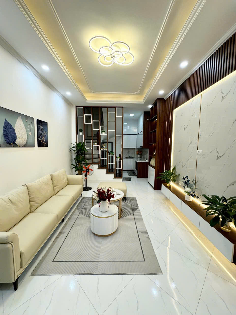 Bán nhà Hoài Đức - oto ngủ trong nhà, ngõ thông tứ tung, kinh doanh - 40m chỉ 8 tỷ