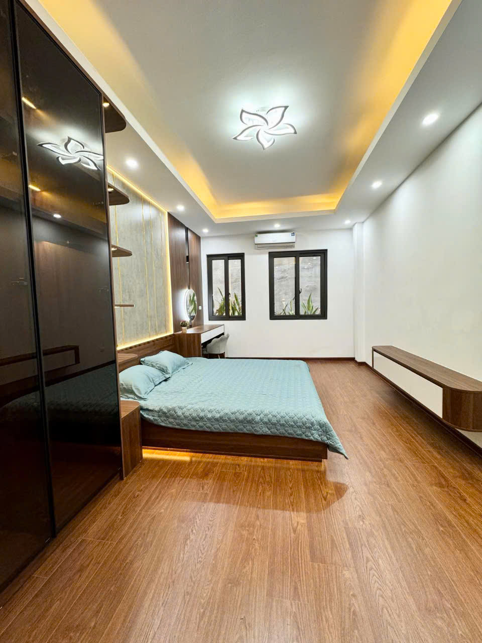 Bán nhà Hoài Đức - oto ngủ trong nhà, ngõ thông tứ tung, kinh doanh - 40m chỉ 8 tỷ