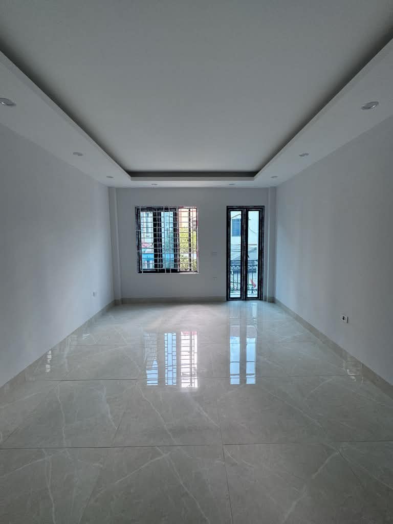 Bán nhà gần Chợ Nhổn, ôtô đỗ cổng, 5 tầng mới Koong - NHỈNH 5đ