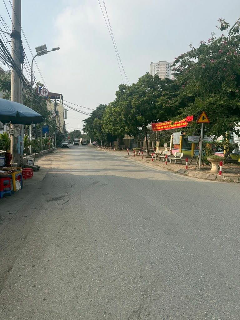 Bán nhà gần Chợ Nhổn, ôtô đỗ cổng, 5 tầng mới Koong - NHỈNH 5đ