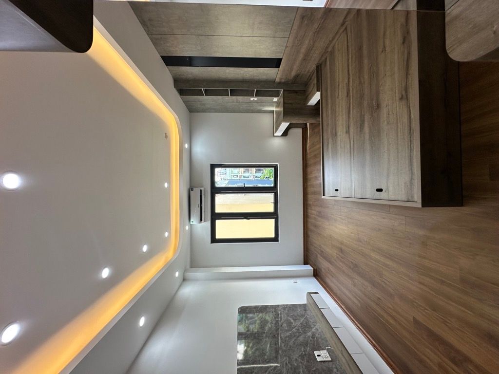 HOÀI ĐỨC,40M XÂY 5 TẦNG CHẮC CHẮN - ÔTÔ NGỦ TRONG NHÀ - NGÕ THÔNG, KINH DOANH BẤT CHẤP - 8Đ