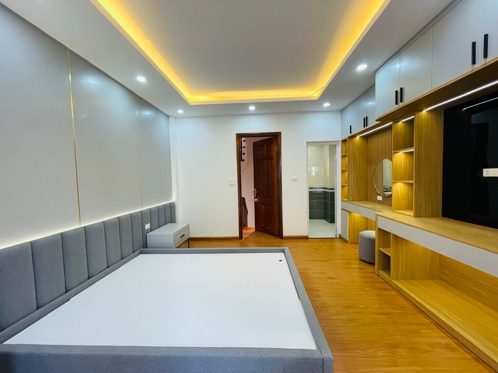 Bán nhà gần Chợ Nhổn NHỈNH 6tỷ ÔTÔ ngủ trong nhà, NGÕ THÔNG - KINH DOANH, ở ngay