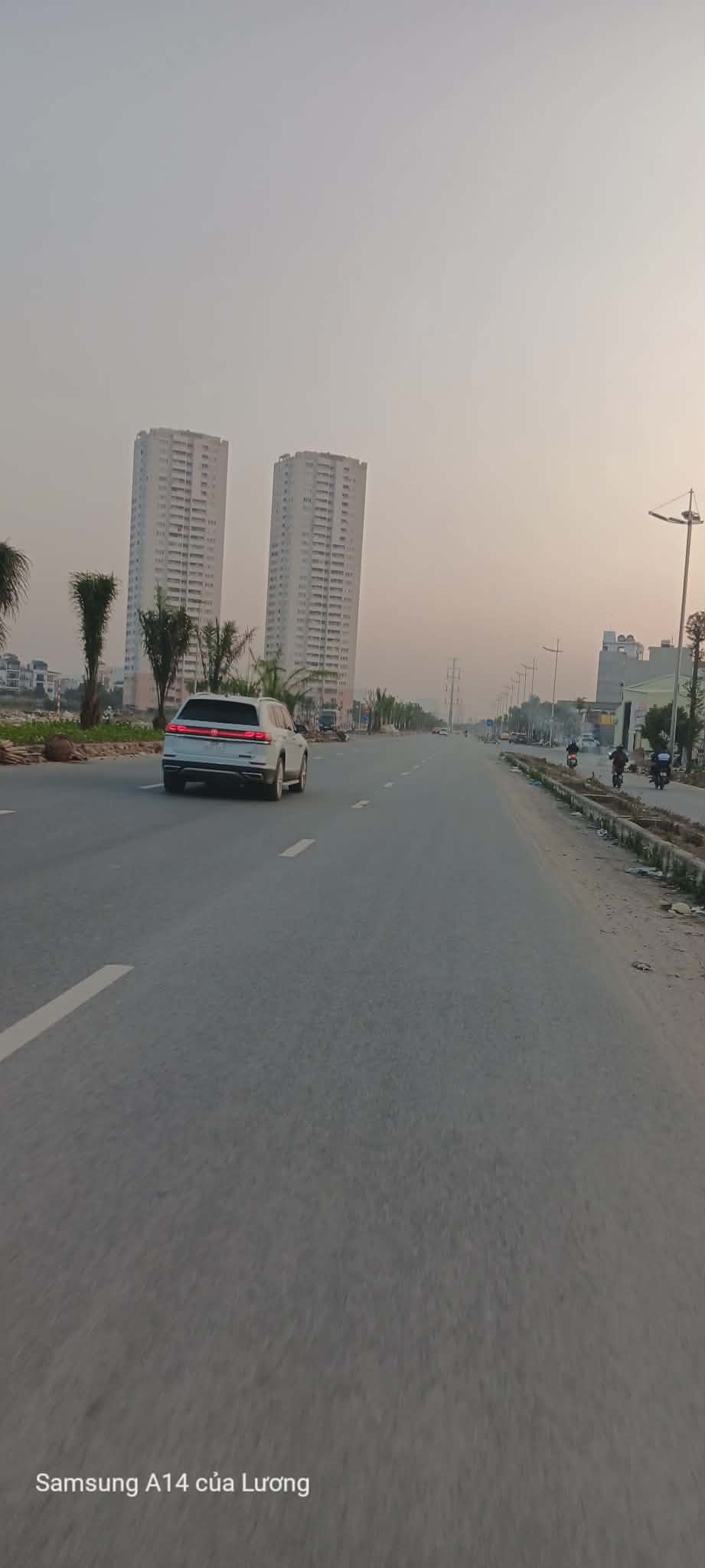 Bán nhà gần Chợ Nhổn NHỈNH 6tỷ ÔTÔ ngủ trong nhà, NGÕ THÔNG - KINH DOANH, ở ngay