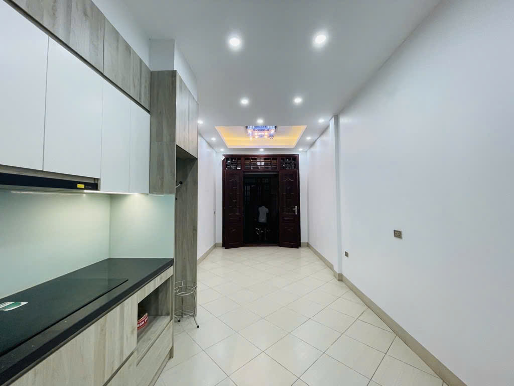 Bán nhà gần chợ Nhổn, nhỉnh 5đ - ôtô tránh - kinh doanh - nhà mới tinh - ngõ thông tứ tung