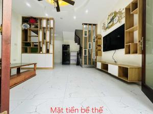 Bán nhà gần trường ĐH Công Nghiệp, Lô góc - ôtô qua nhà, nhỉnh 4 tỷ - ở ngay.