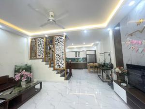 Nhanh mới kịp - Lai Xá- nhà mới koong 48m Nhỉnh 6 tỷ - ngõ thông - ô tô đỗ cửa.