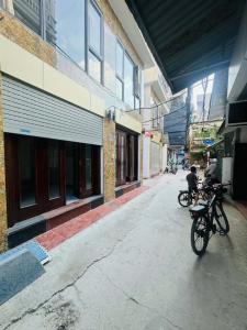 bán gấp -nhà Hoài Đức - THANG MÁY, OTO ĐỖ CỬA, NGÕ THÔNG KINH DOANH, CHỈ 7.xđ