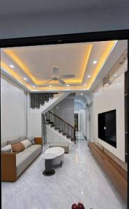 Bán nhà XUÂN PHƯƠNG Chỉ 8.x tỷ-NHÀ DÂN XÂY MỚI 5 TẦNG THANG MÁY, VF3 ĐỖ CỬA.