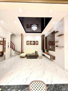 NHÀ 5 TẦNG LẠC LONG QUÂN, HÀNG HIẾM, Ô TÔ SÁT NHÀ, GIÁ CHỈ 7.9 TỶ
