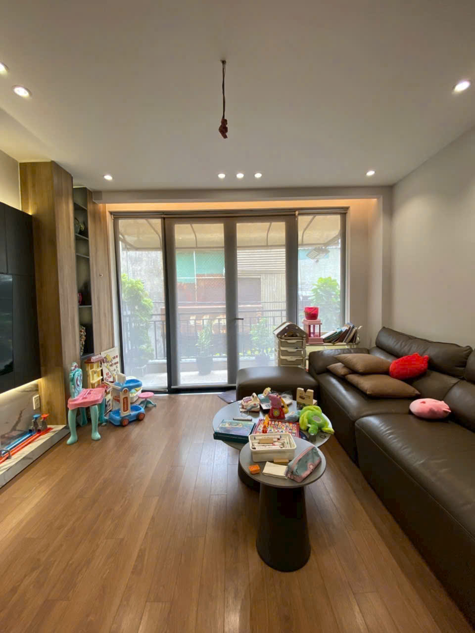 Hiếm có: Bán nhà 1 trệt 4 lầu 5PN, HXH Nguyễn Văn Công: Có Thang máy - Giá chỉ 9.5 tỷ